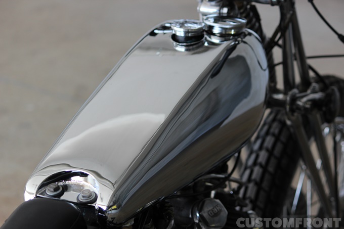 VINCENT MOTORCYCLES RAPIDEのタンク