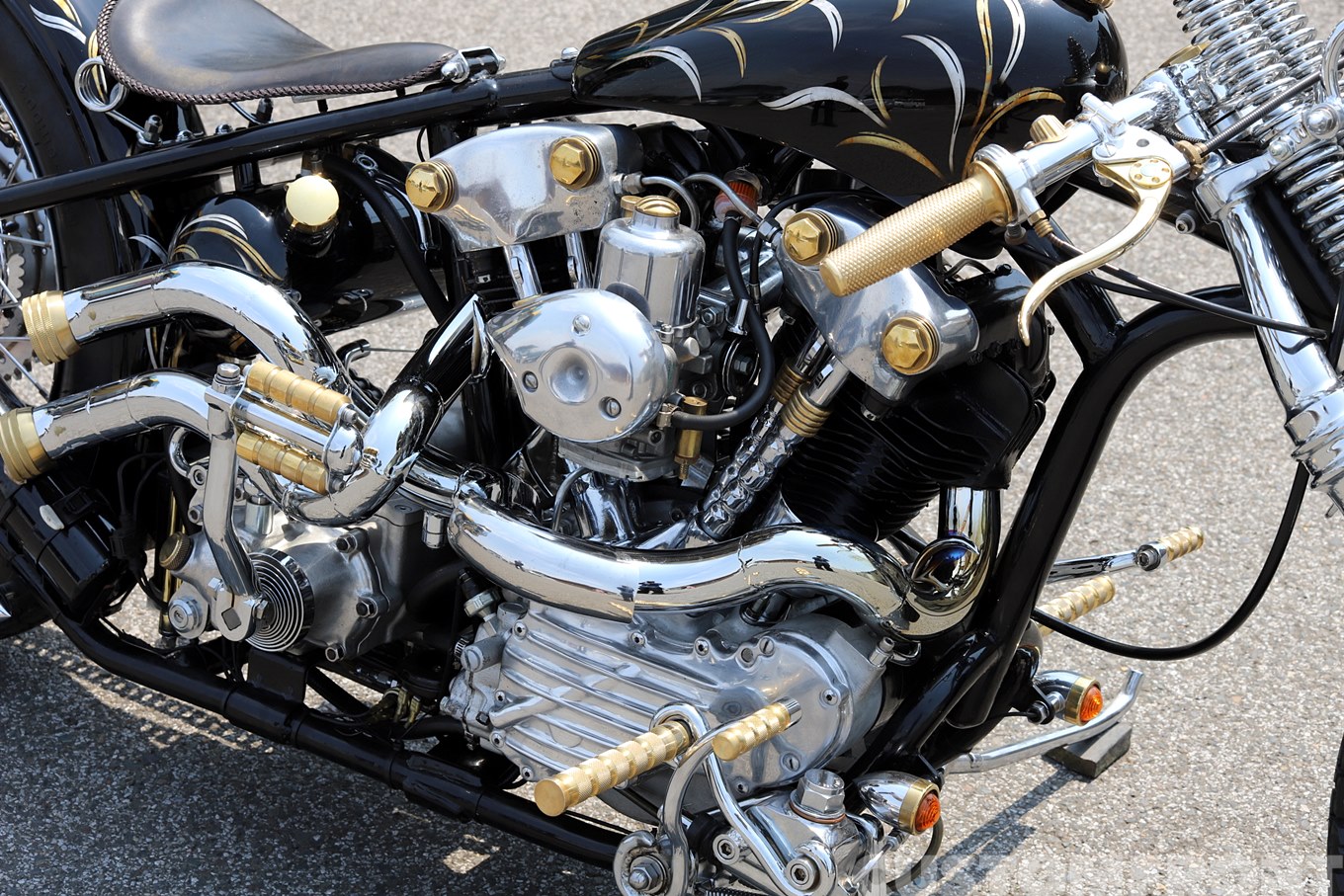 グースネックスタイルのナックルヘッド1947のエンジン