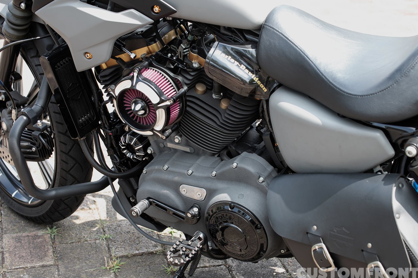 XL1200Nスポーツスターのロンスイカスタム 2014年のエアクリーナー