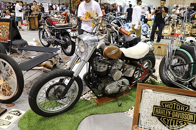 HOT SPICE CUSTOMS／WHALE & CO. 2024神戸ニューオーダーチョッパーショー