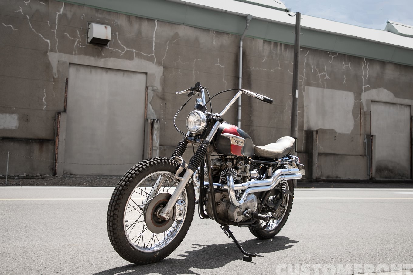 TRADS(トライアンフカスタムパーツ) & SHALLOW MOTORCYCLE SHOPのTRIUMPH T140Vチョッパー 1975年