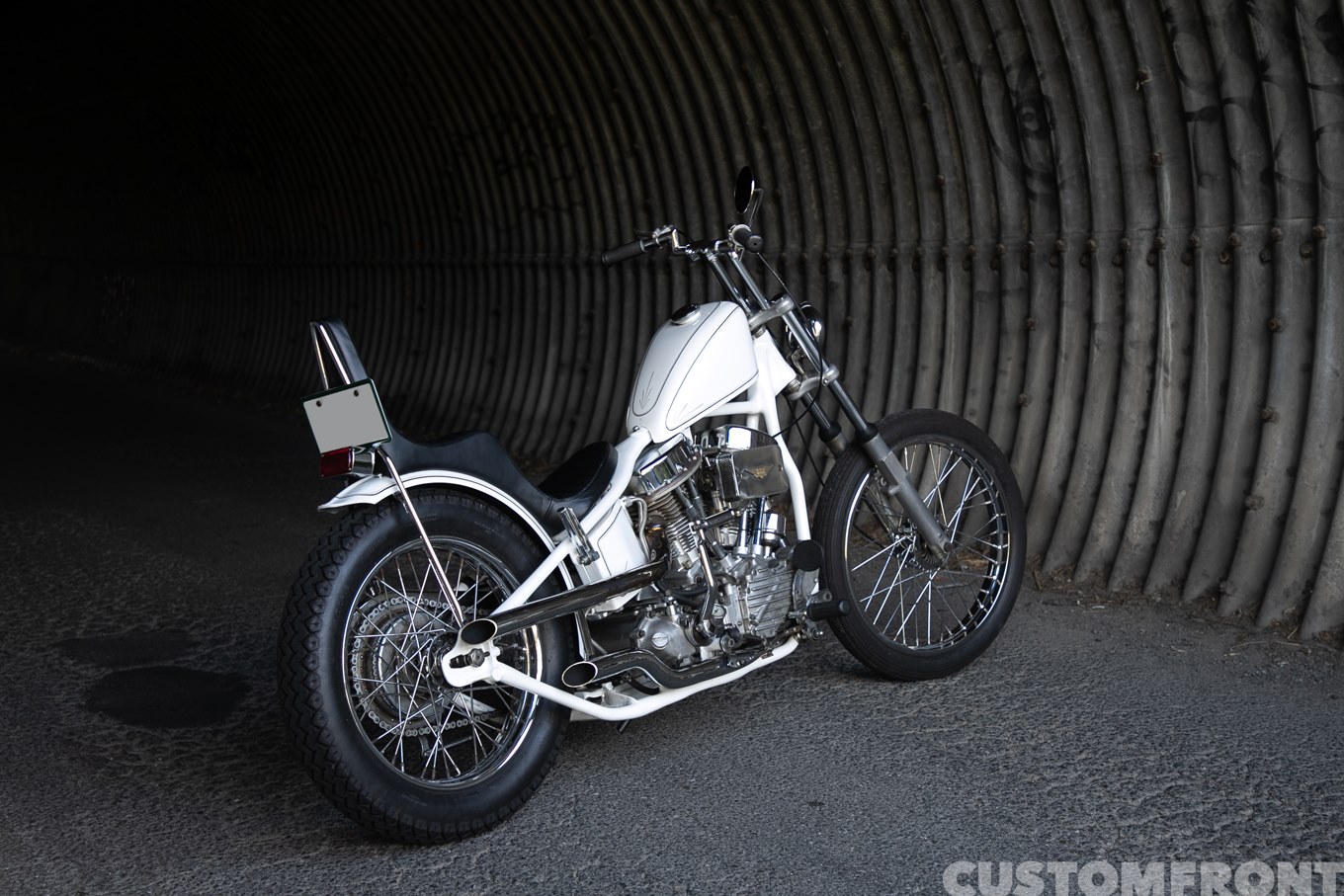 SHIX MOTORCYCLESのハーレー パンヘッドチョッパーのオールドスクール FL 1951年