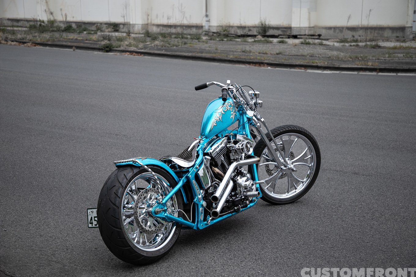 ナッツカスタムサイクルズのハーレー ツインカムのカスタムチョッパー 2002年