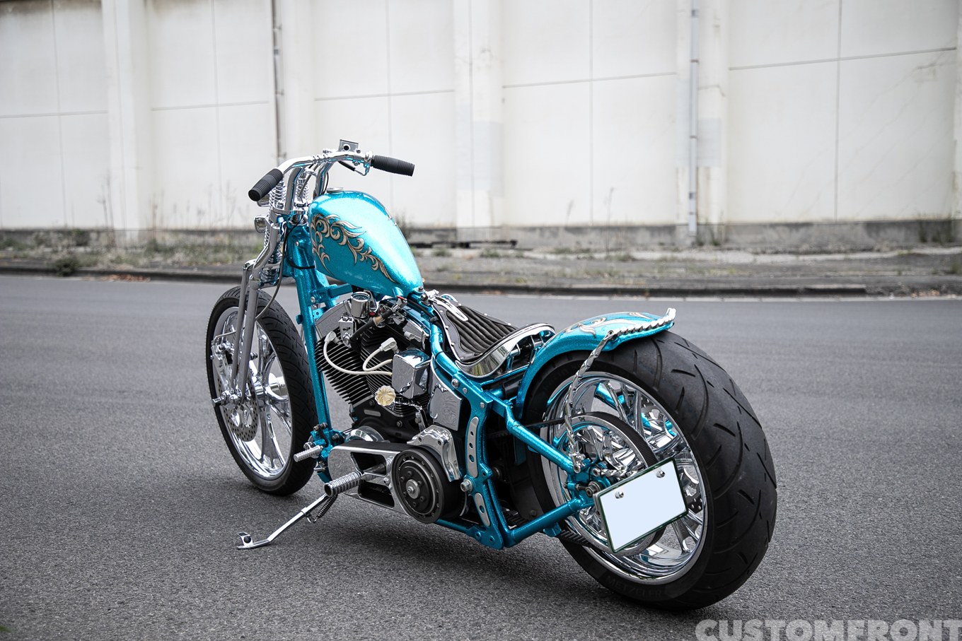 ナッツカスタムサイクルズのハーレー ツインカムのカスタムチョッパー 2002年