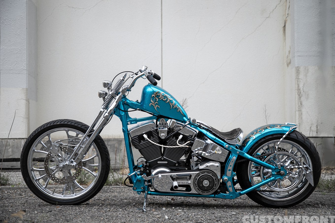 ナッツカスタムサイクルズのハーレー ツインカムのカスタムチョッパー 2002年