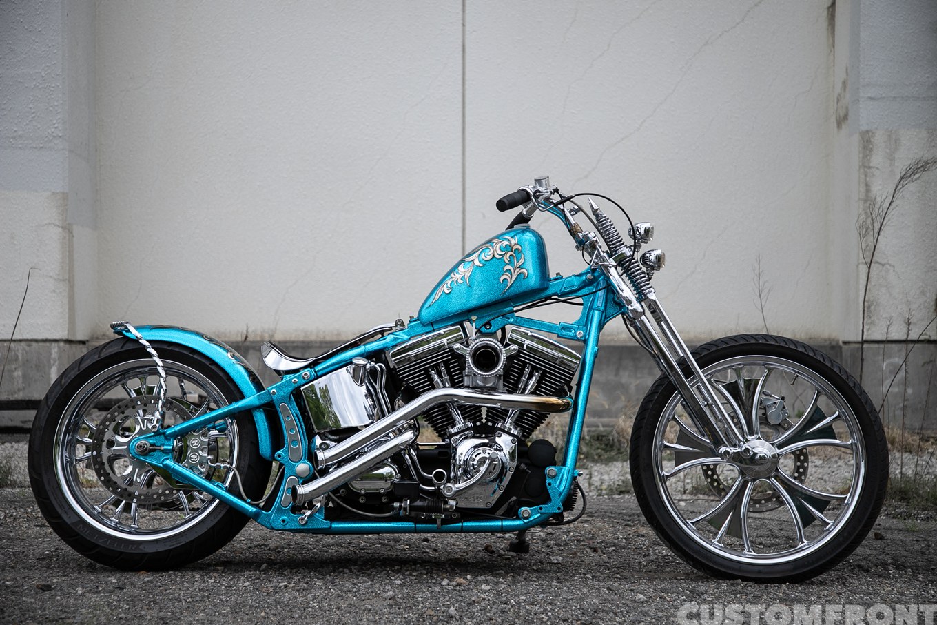 ナッツカスタムサイクルズのハーレー ツインカムのカスタムチョッパー 2002年