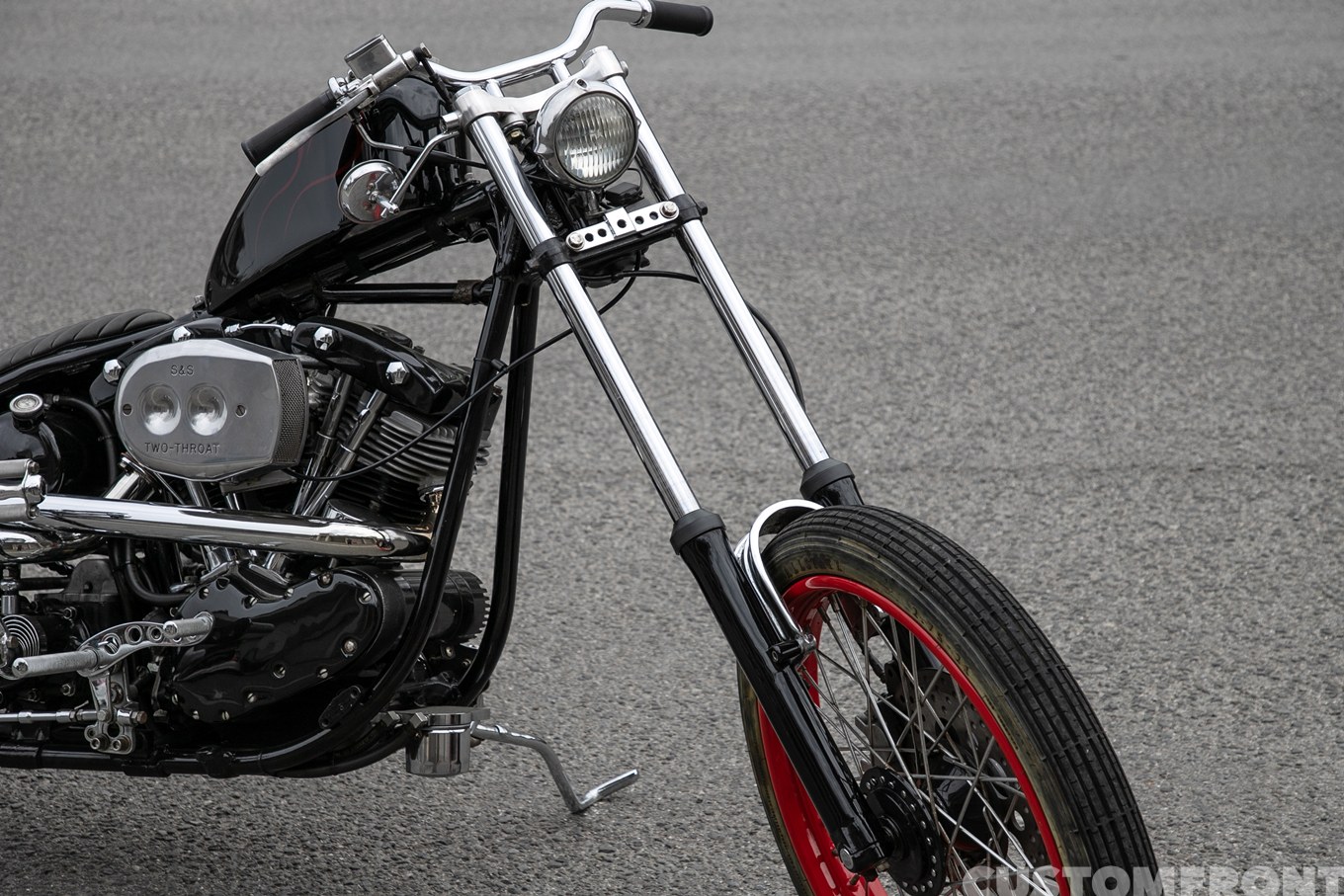 フリスコスタイルの仙台チョッパー FLH 1966年のフロントフォーク