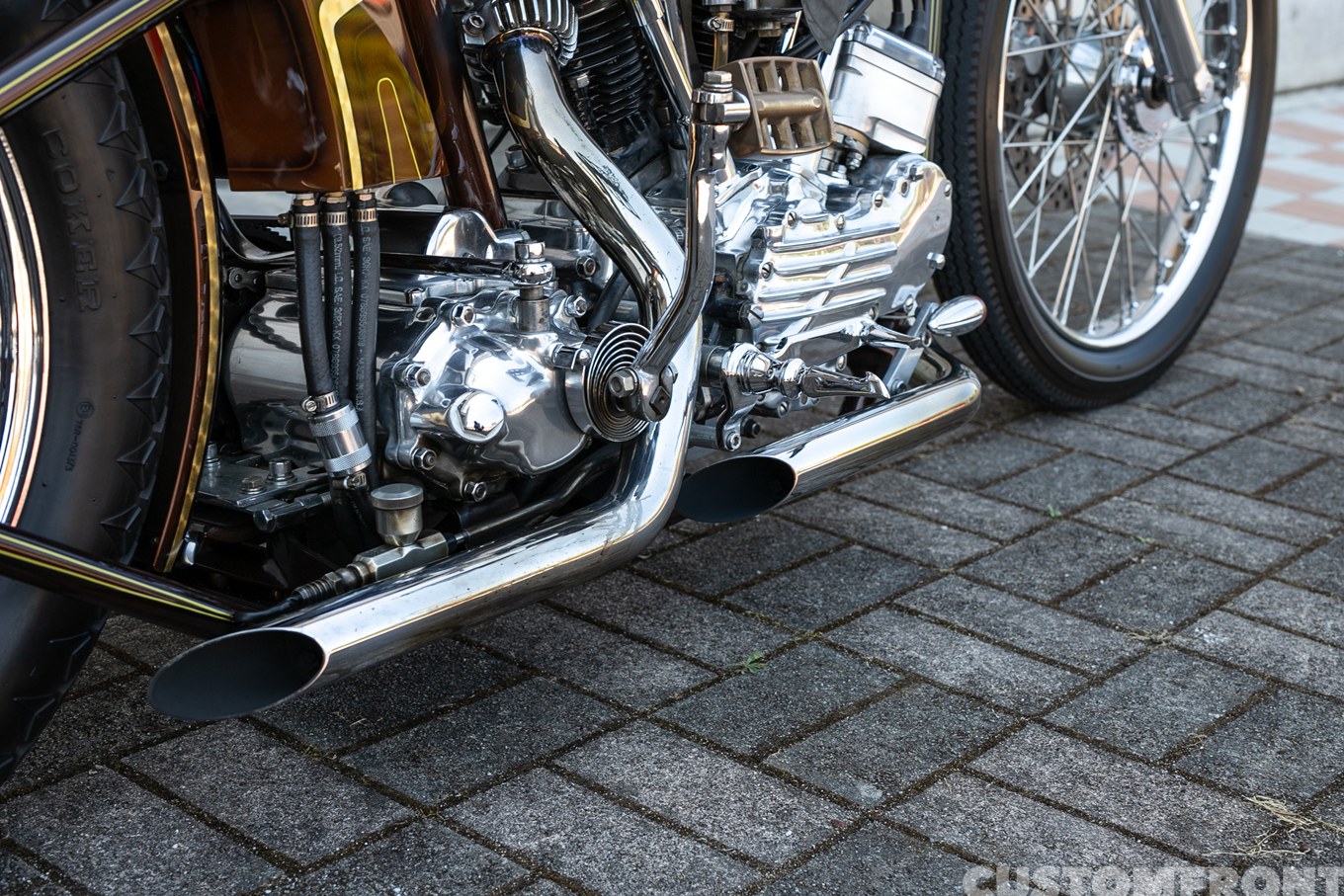 パンヘッドのディガースタイルチョッパー FL 1954年のマフラー