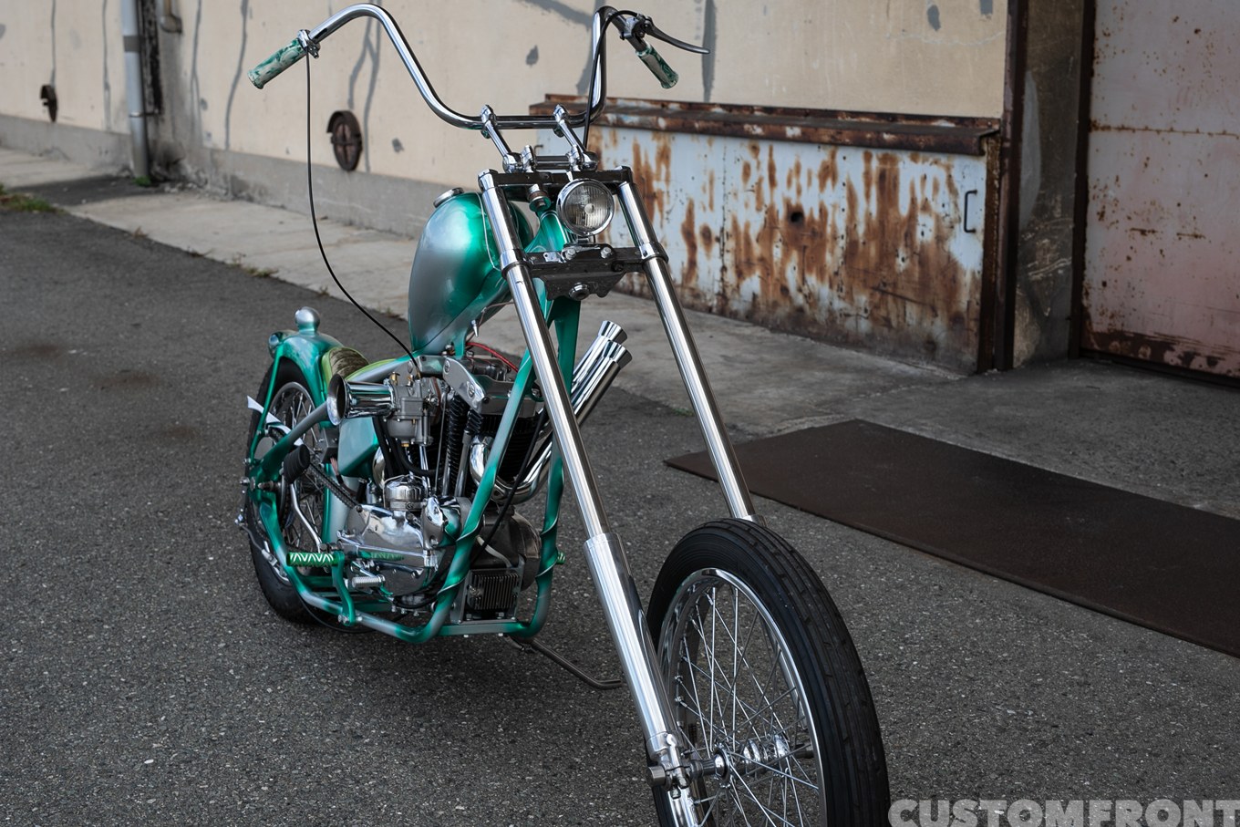 アイアンスポーツXLHのロングフォークチョッパー 1965年のフロントフォーク