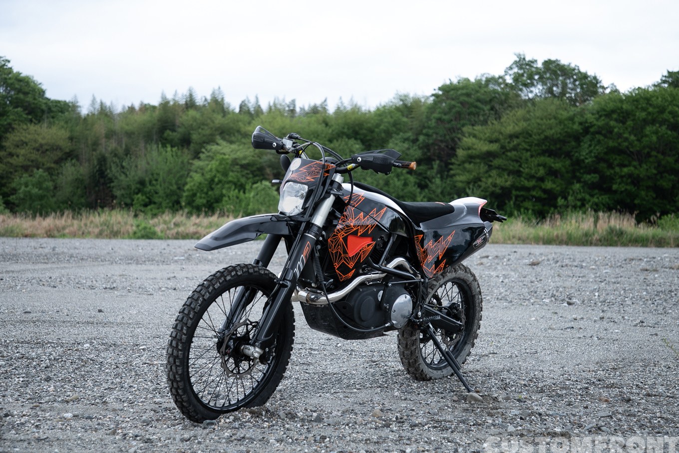 バスティン　ラットモービル Bustin Ratmobile　ダウンヒル disney pixar cars on the road 2023 CRYPTID BUSTER LIGHTNING