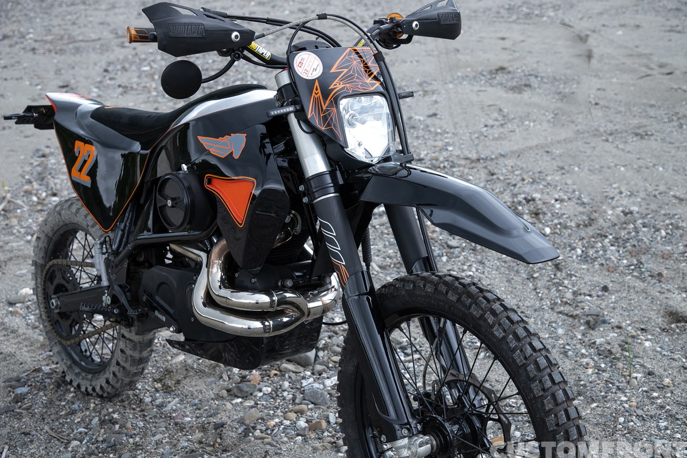 ビューエルライトニングX1のエンデューロレーサー&モタード 2000年のフロントフォーク