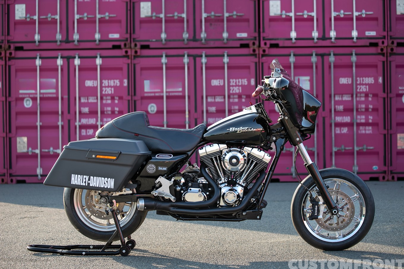 ラッキーズサイクルサプライのハーレー FLHX(ストリートグライド) のツアラーレーサー 2007年