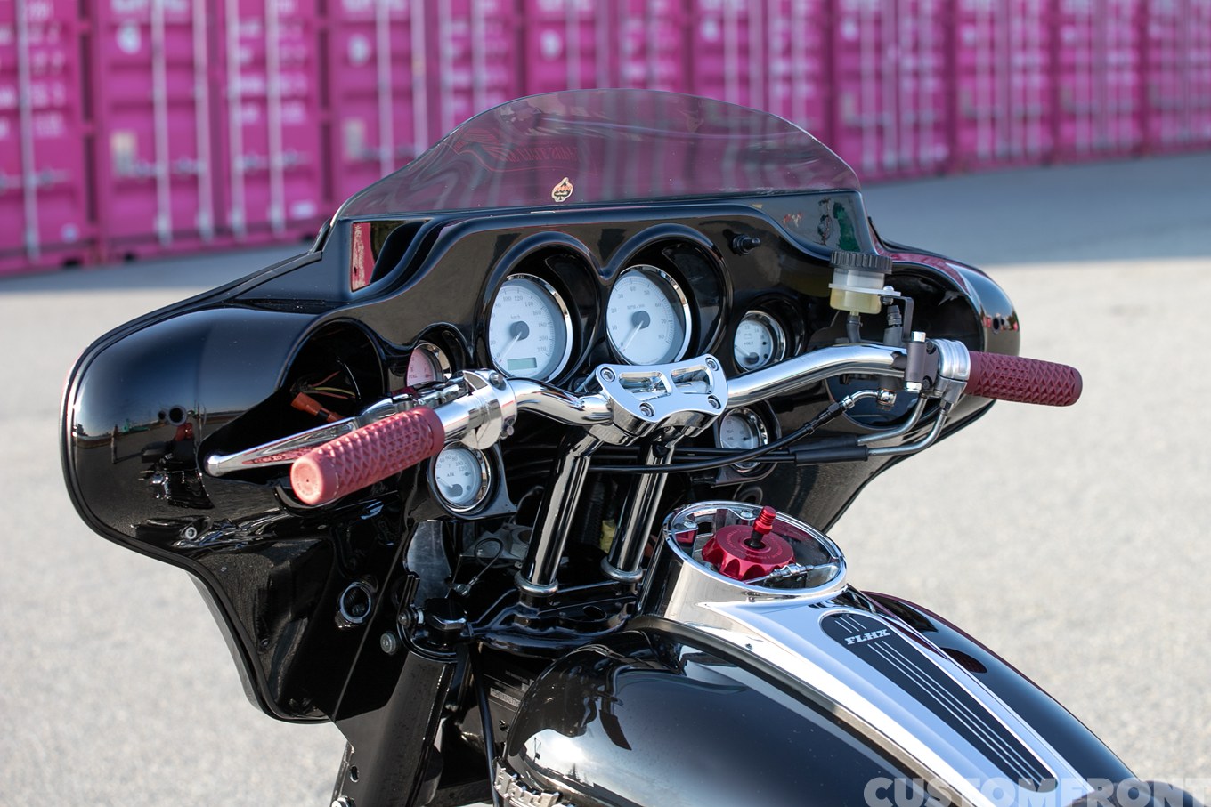 FLHX(ストリートグライド) のツアラーレーサー 2007年のハンドル