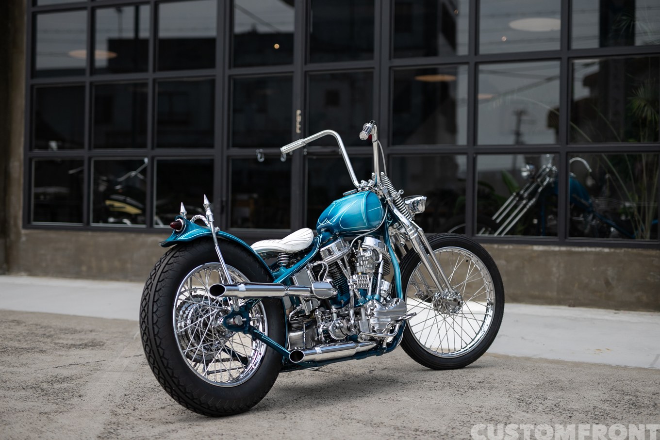 バーンファインドのハーレー パンヘッドの60年代後半から70年代前半のオールドスクールチョッパー FLH1959年