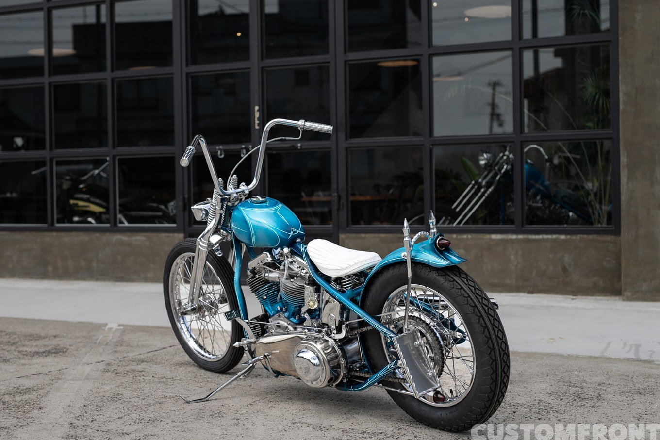 バーンファインドのハーレー パンヘッドの60年代後半から70年代前半のオールドスクールチョッパー FLH1959年