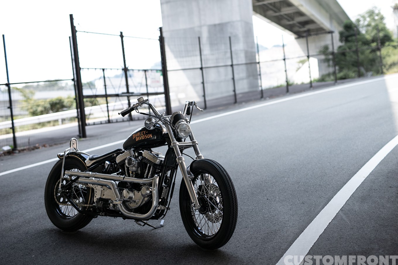 トラストモーターサイクルのハーレー パパサンのスポーツスターXLH883のカスタム 1997年