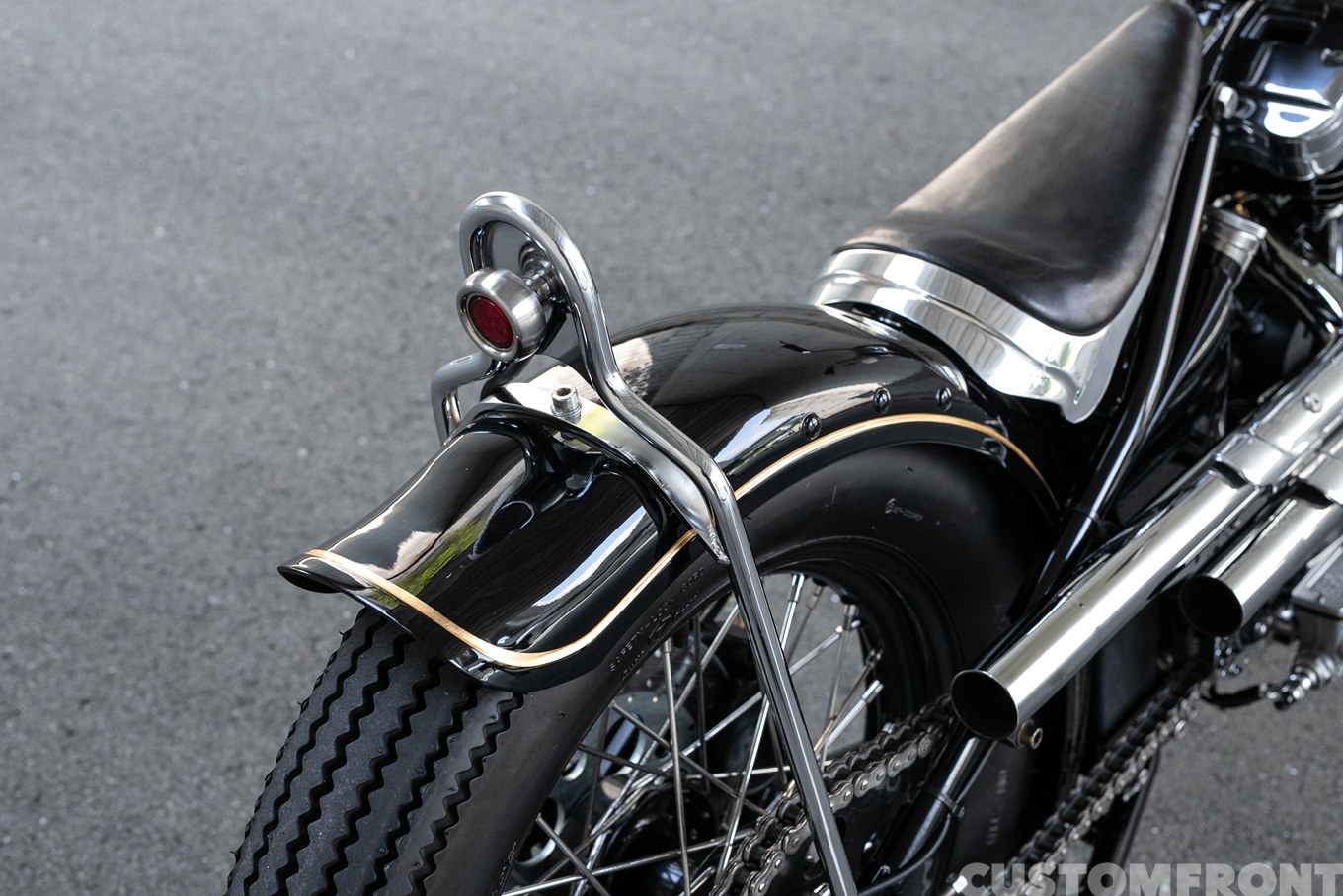 パパサンのスポーツスターXLH883のカスタム 1997年のシッシーバー