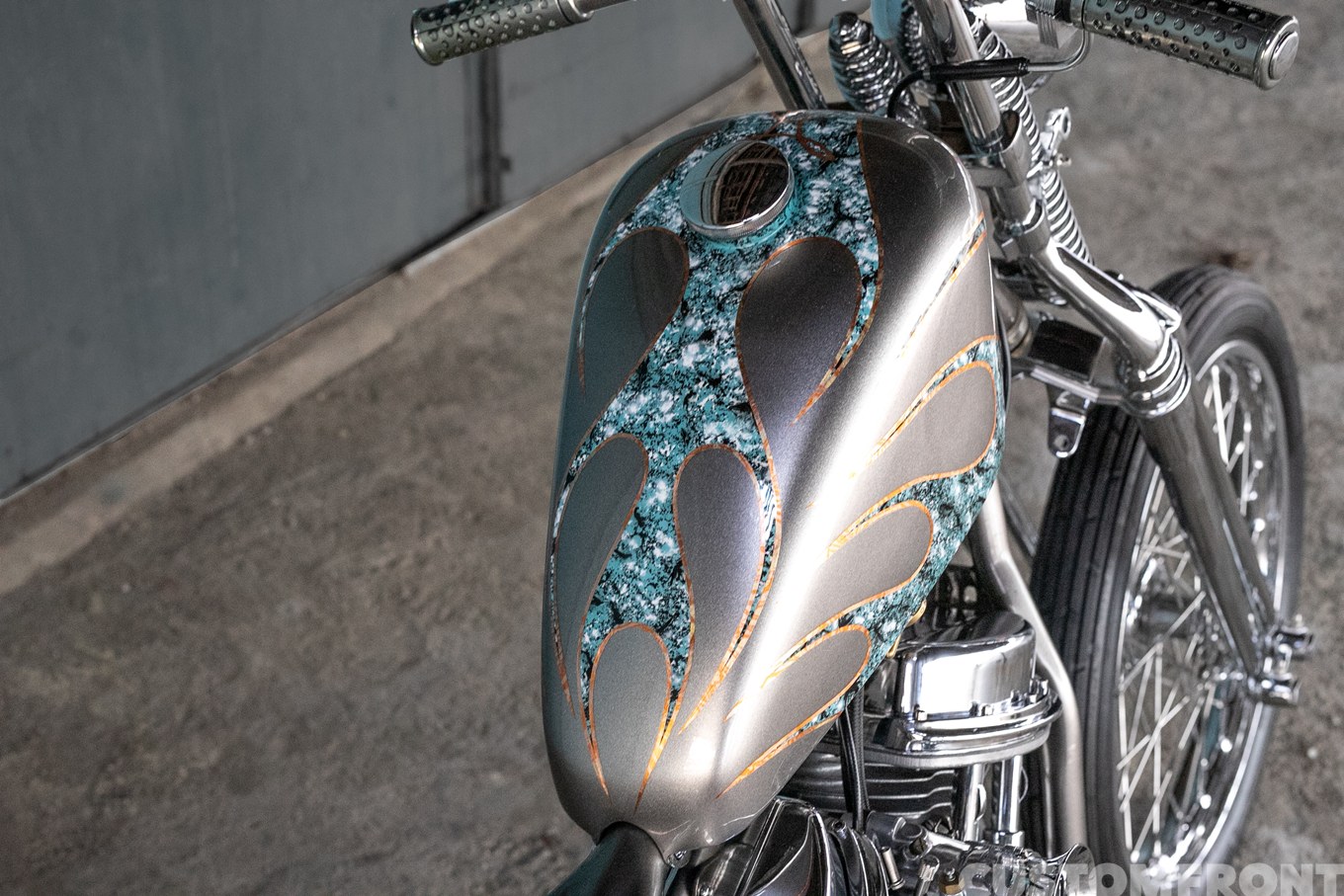 ハーレー パンヘッドのオールドスクールチョッパー FL 1950年のガスタンク