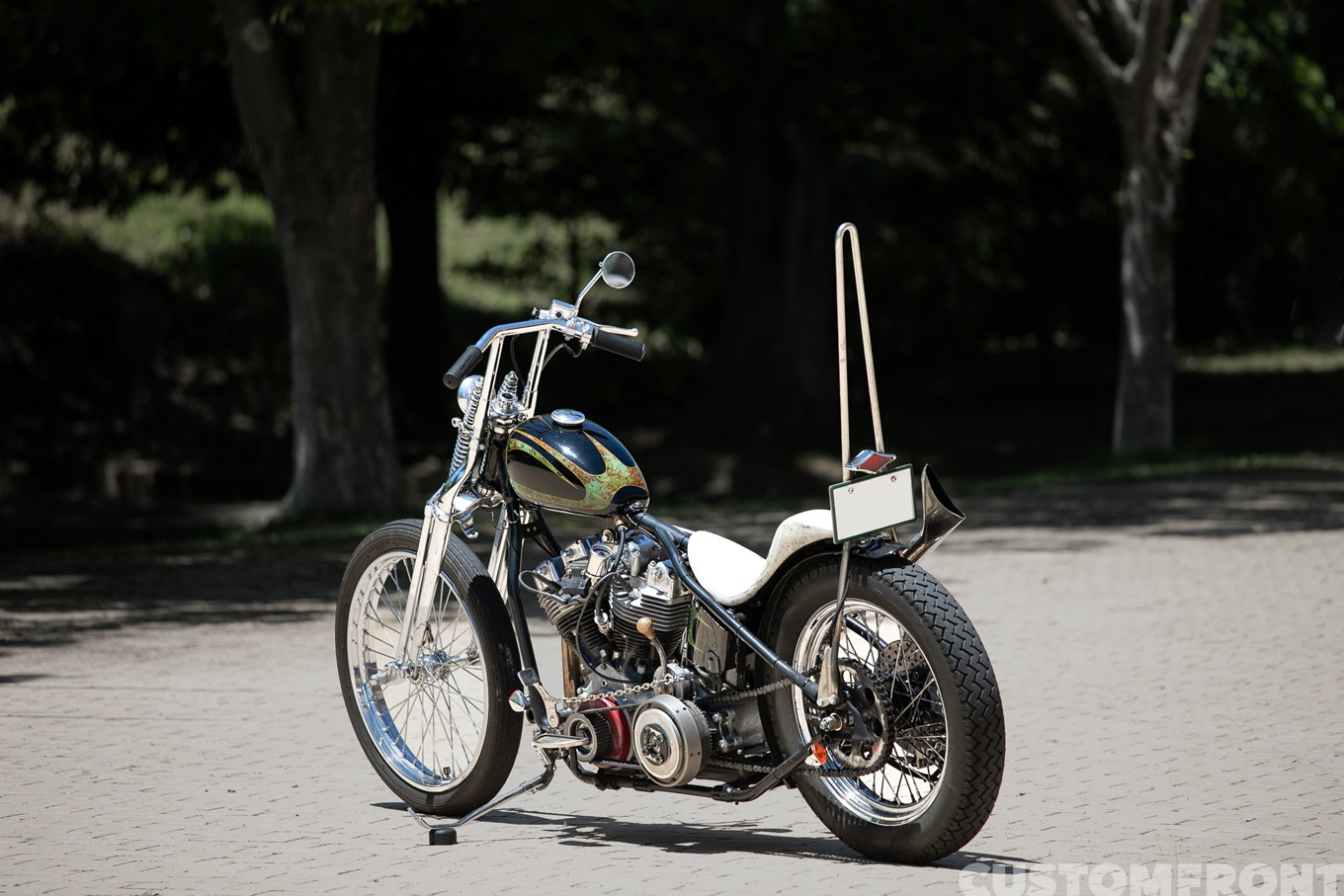 ログリーズメタルワークのハーレー オールドスクールのショベルヘッドチョッパー FLH 1977年