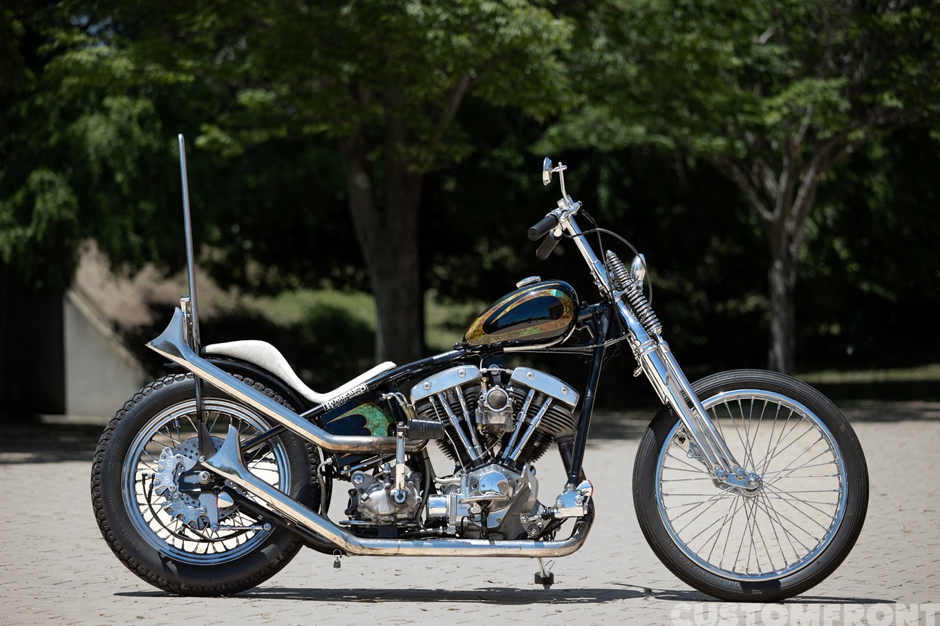 ログリーズメタルワークのハーレー オールドスクールのショベルヘッドチョッパー FLH 1977年
