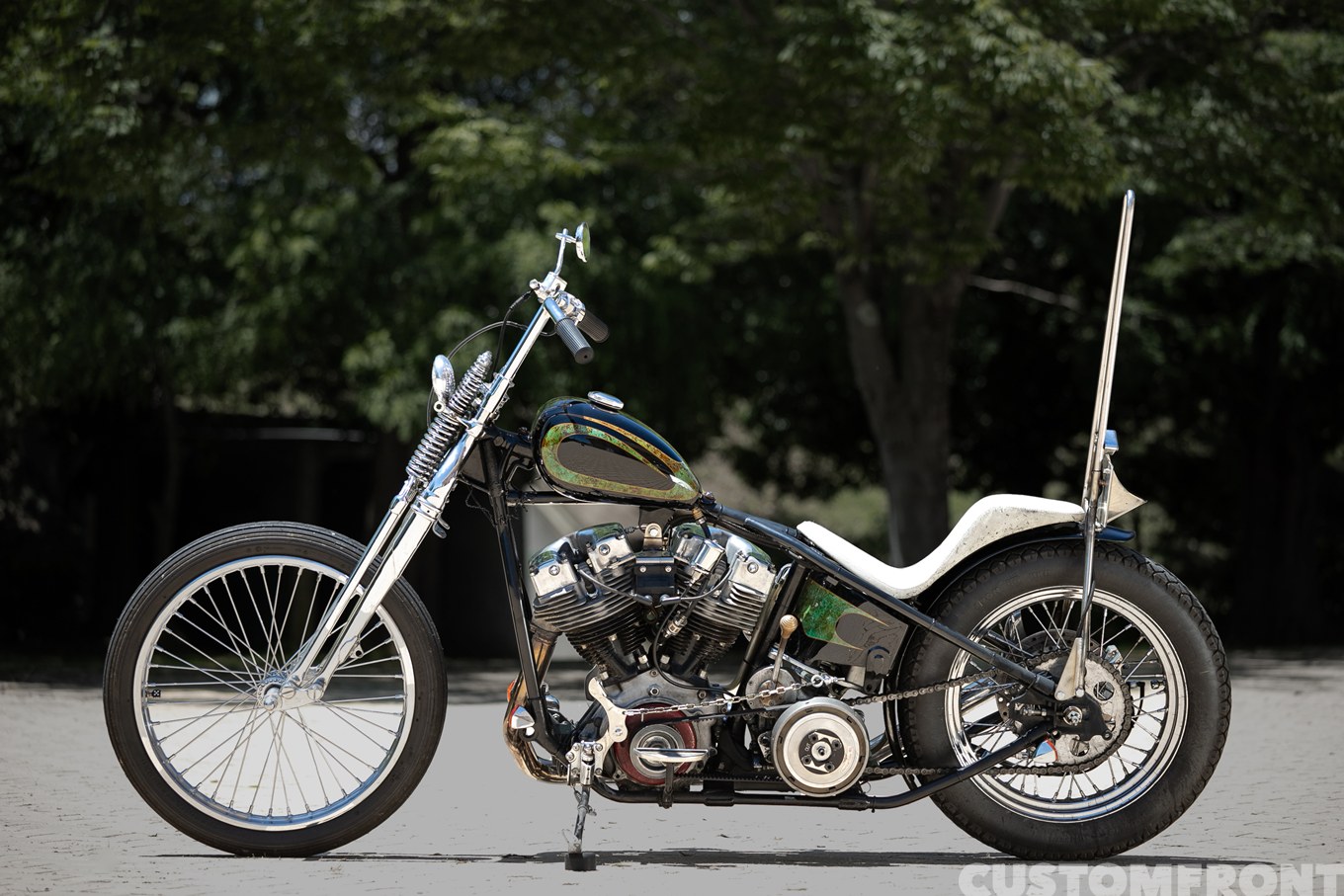 ログリーズメタルワークのハーレー オールドスクールのショベルヘッドチョッパー FLH 1977年