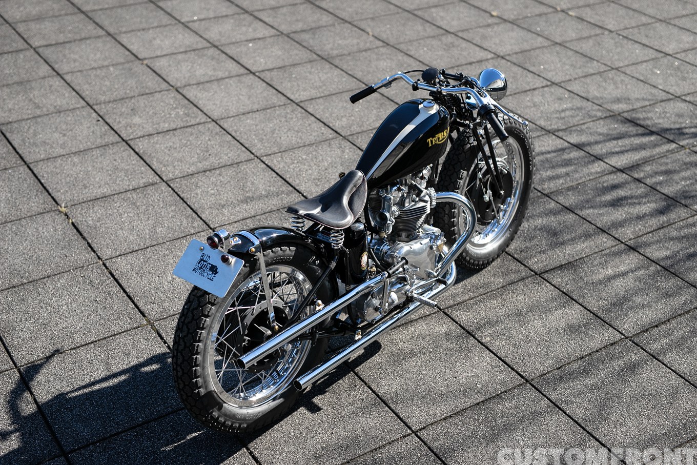 BUDLOTUSのTRIBSAトリビザ（TRIUMPH & BSA）のボバーカスタム 1951年