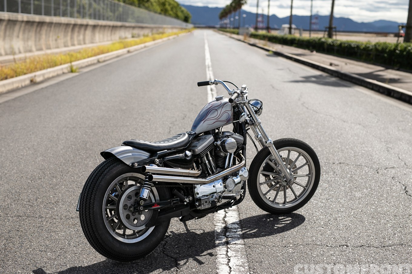 SUN MOTORCYCLESのスポーツスター XLH1200S 2003年のストリートカスタム