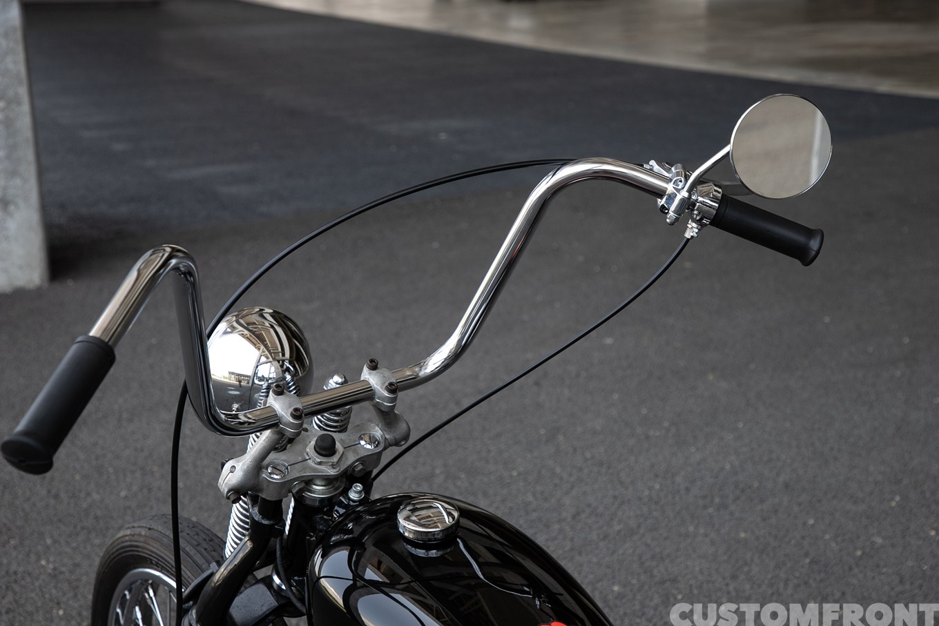 S&S KNUCKLEHEAD(ナックルヘッド)のオールドスクールチョッパーのハンドル