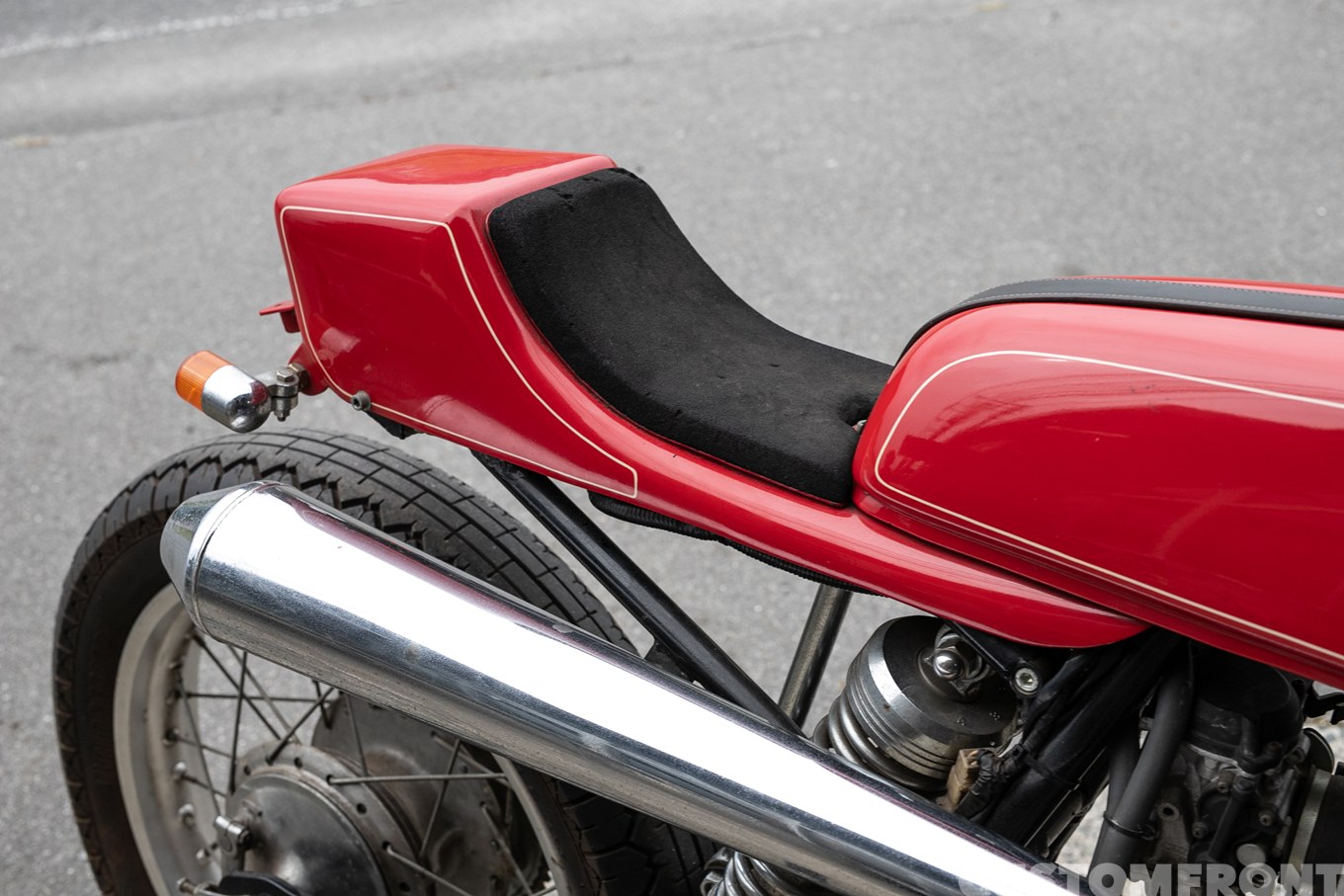 YAMAHA SR400 1995年のカフェレーサーカスタムのシートカウル