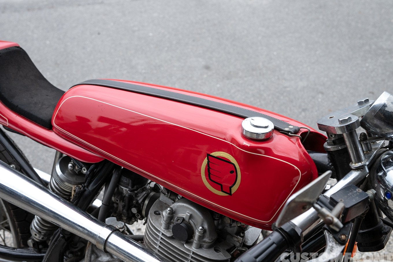 YAMAHA SR400 1995年のカフェレーサーカスタムのガスタンク