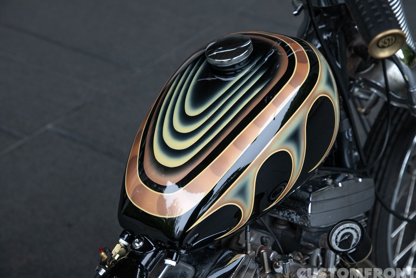 EVOスプリンガーソフテイルチョッパー FLSTS 1991年のガスタンク