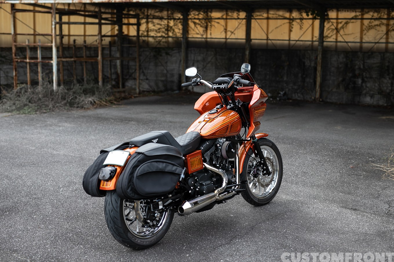 MOTO DIRECTのダイナスーパーグライド(FXDX)のパフォーマンスカスタム 2001年