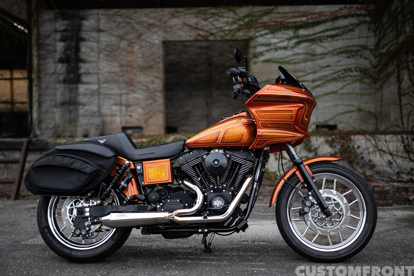 MOTO DIRECTのダイナスーパーグライド(FXDX)のパフォーマンスカスタム 2001年