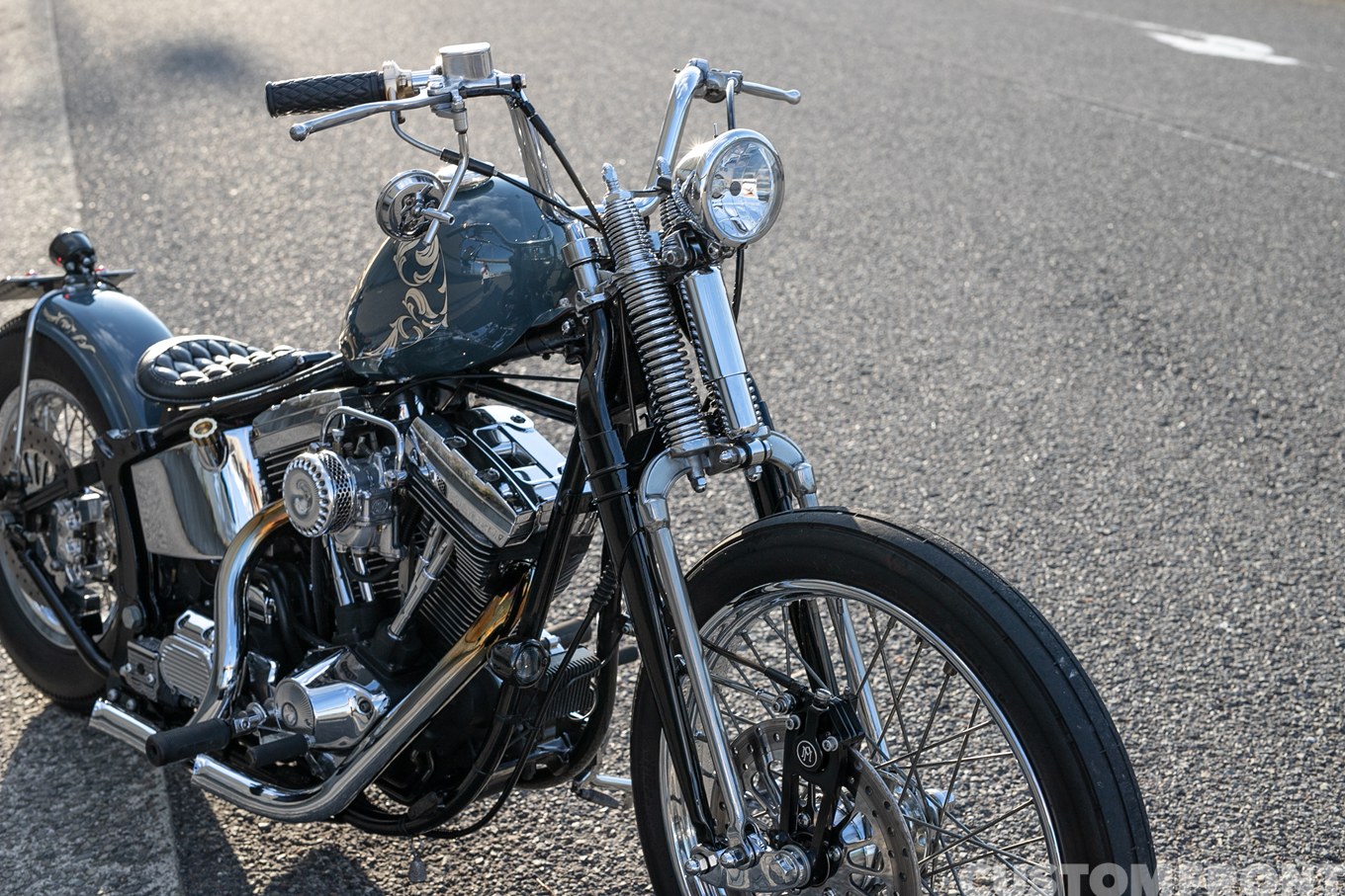 スプリンガーEVOのボバーチョッパー FLSTF 1996年のフロントフォーク