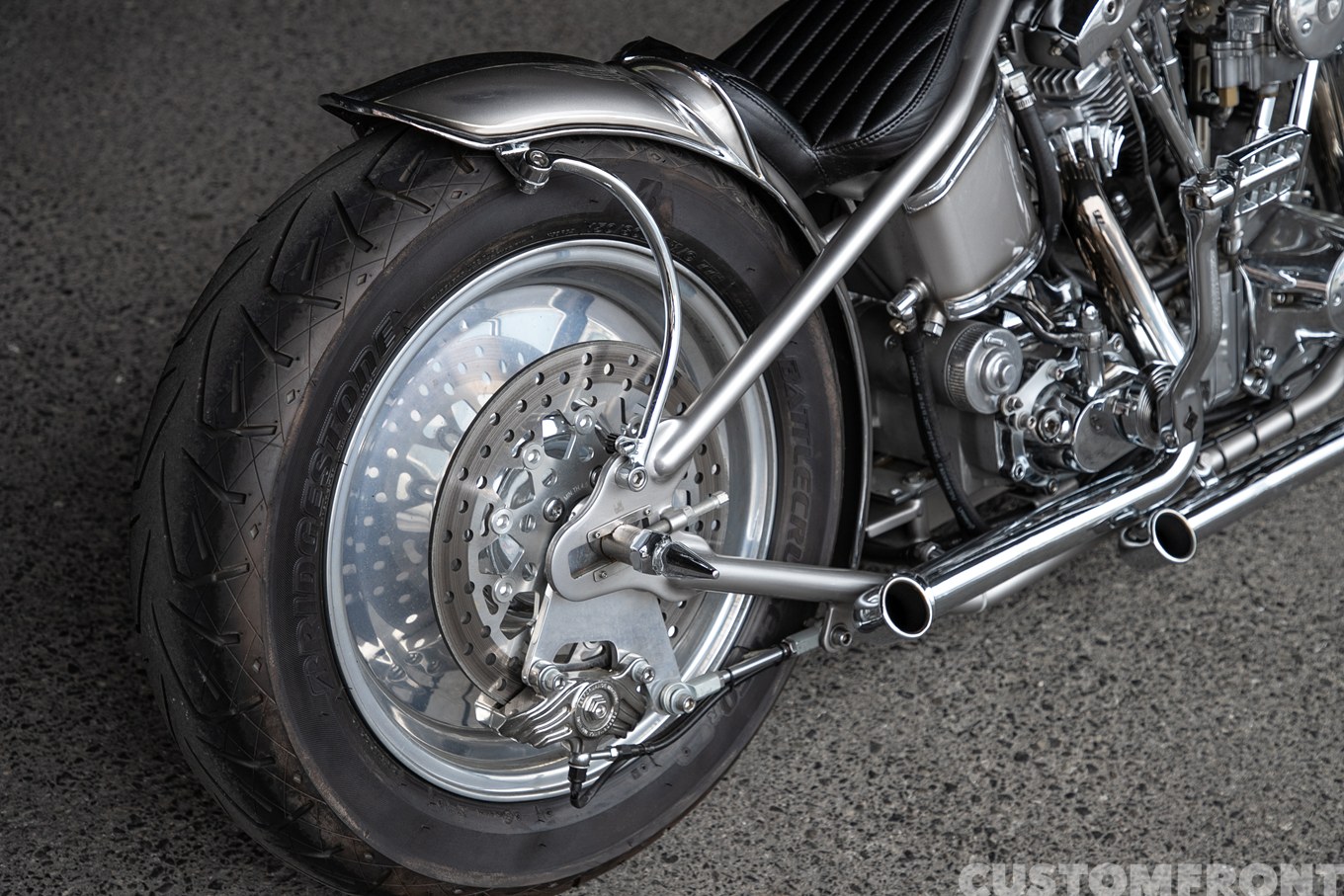 S&Sショベルヘッドのニュースクールチョッパーのリアエンド