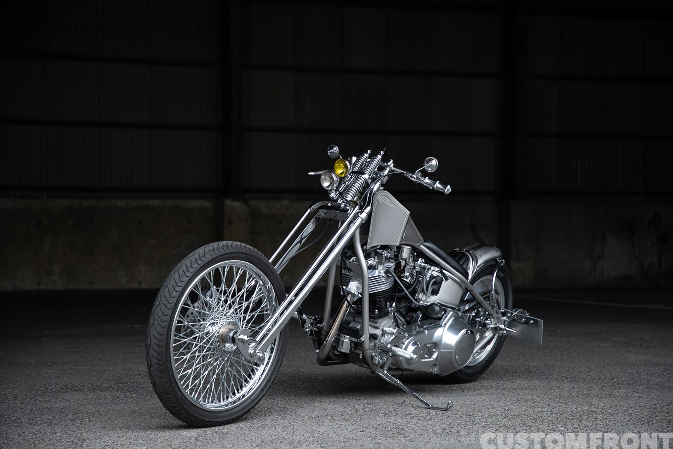 ナッツカスタムサイクルズのハーレー S&Sショベルヘッドのニュースクールチョッパー