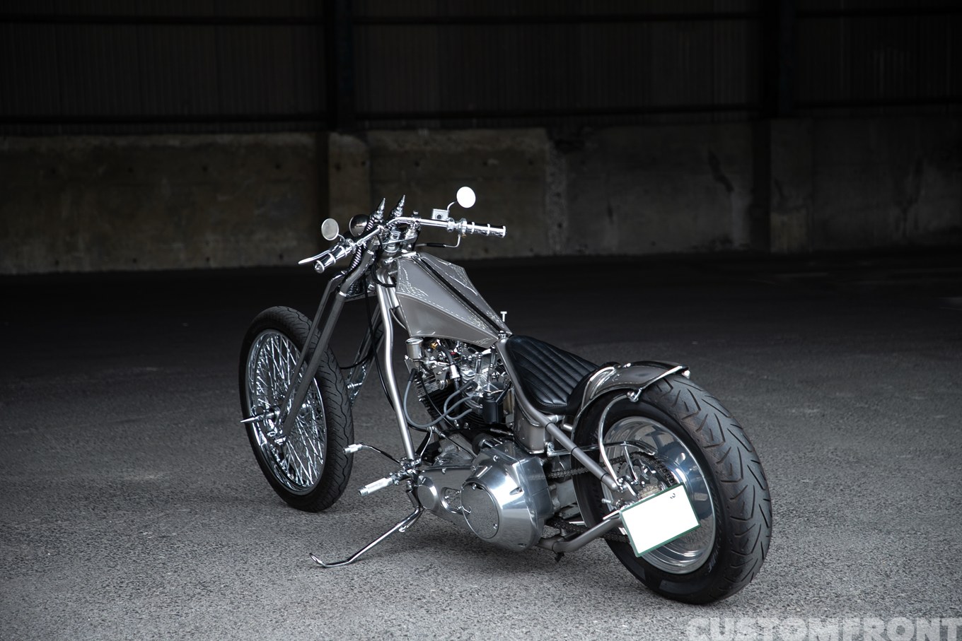 ナッツカスタムサイクルズのハーレー S&Sショベルヘッドのニュースクールチョッパー