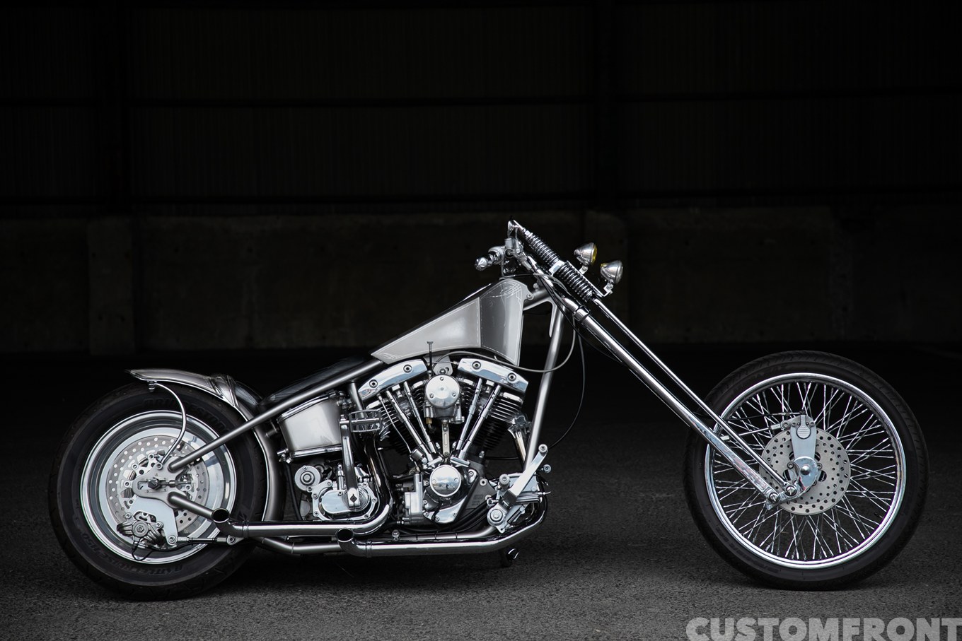 ナッツカスタムサイクルズのハーレー S&Sショベルヘッドのニュースクールチョッパー