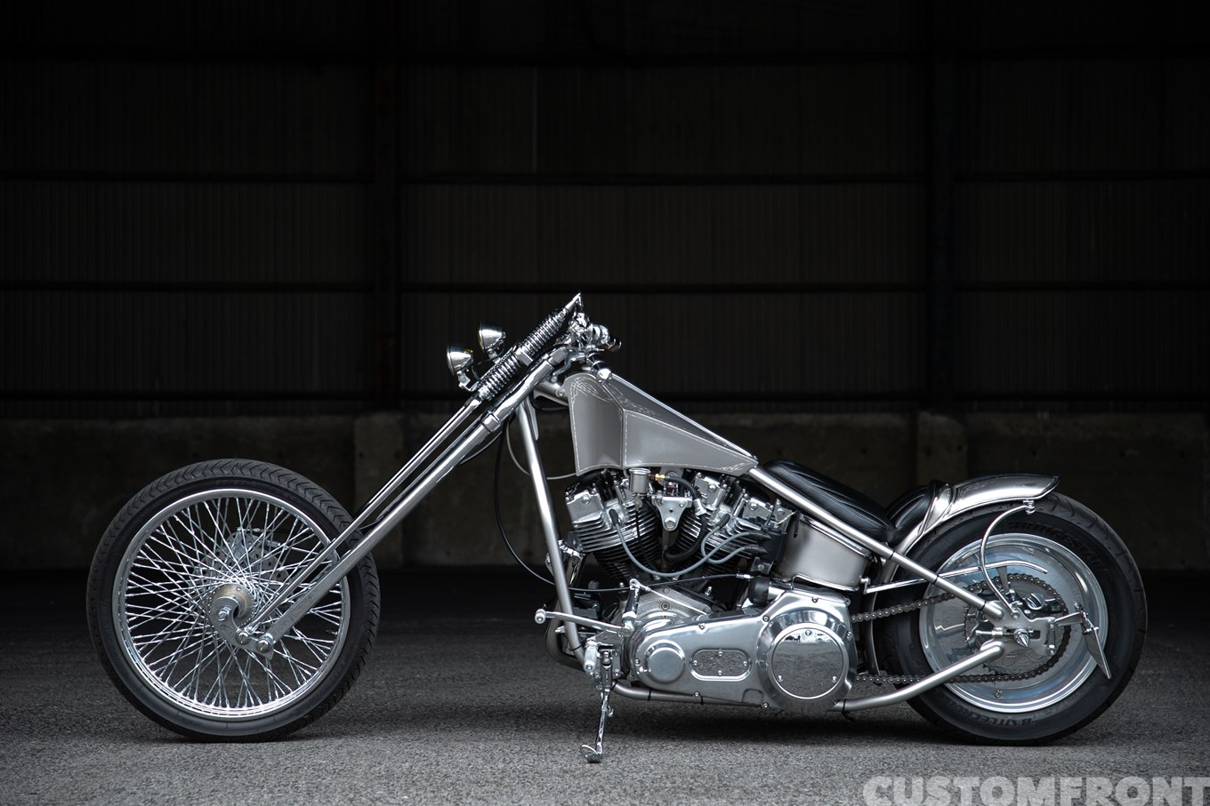 ナッツカスタムサイクルズのハーレー S&Sショベルヘッドのニュースクールチョッパー