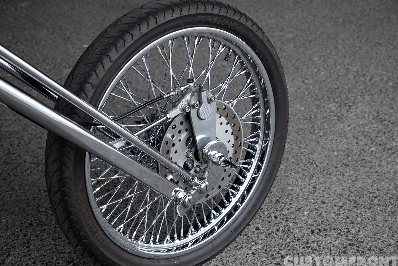 S&Sショベルヘッドのニュースクールチョッパーのフロントホイール