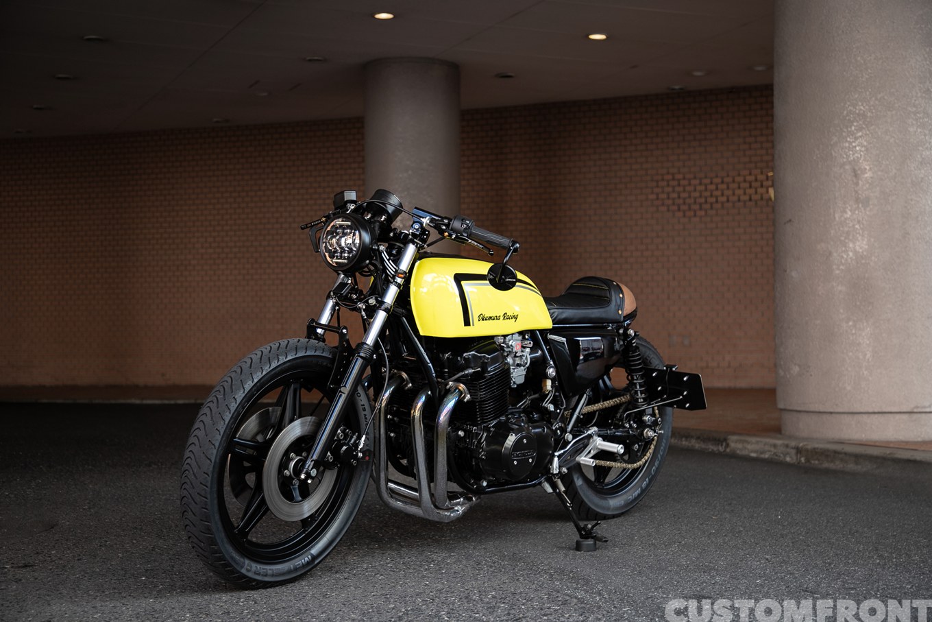 D-club Custom RanchのホンダCB750 F2のカフェレーサースタイル 1977年