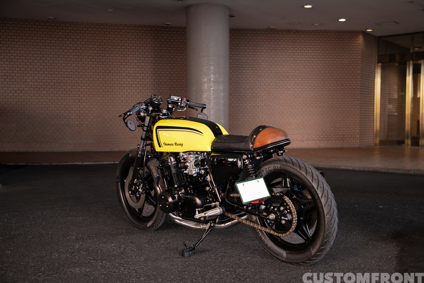 D-club Custom RanchのホンダCB750 F2のカフェレーサースタイル 1977年