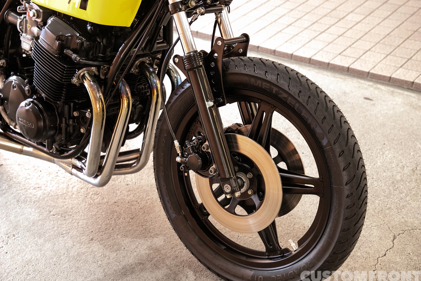 ホンダCB750 F2のカフェレーサースタイル 1977年のスタビライザー