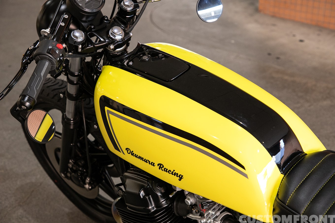 ホンダCB750 F2のカフェレーサースタイル 1977年のガスタンク