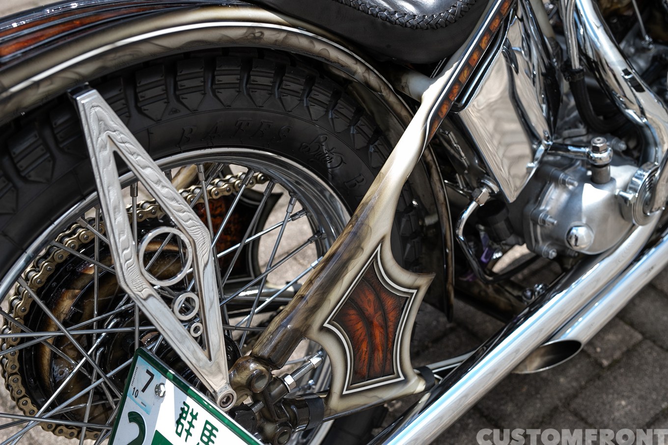 オールドスクールのFLHショベルヘッドチョッパー 1969年のリアエンド