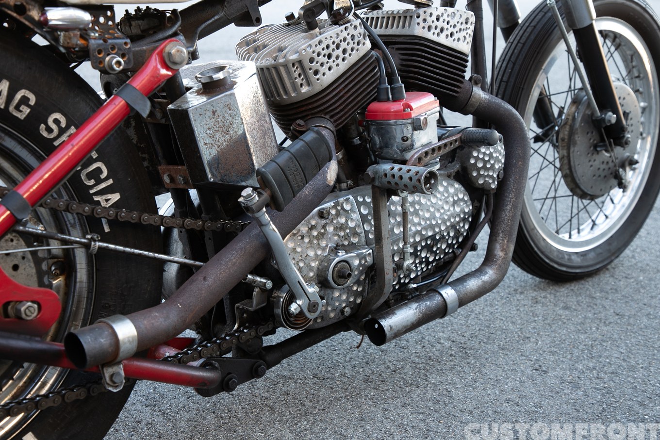 ハーレー KH 1956年のレーシングガレージチョッパーのマフラー