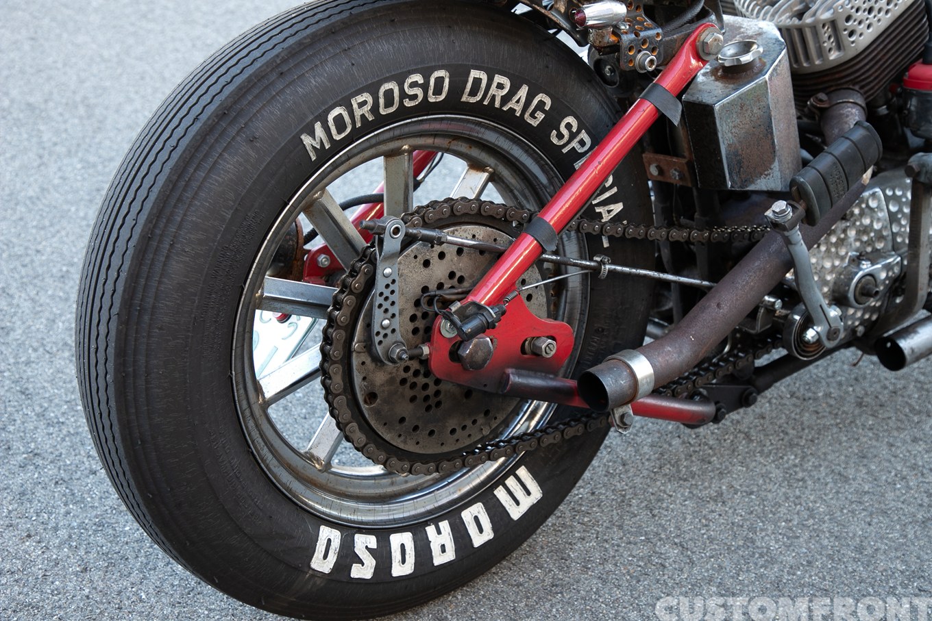 ハーレー KH 1956年のレーシングガレージチョッパーのリアホイール