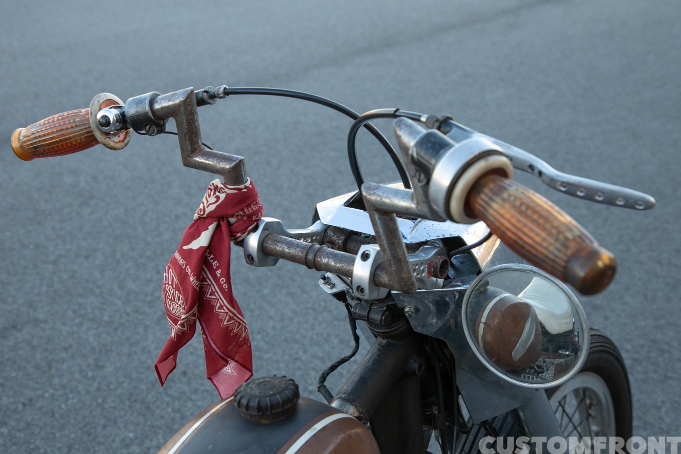 ハーレー KH 1956年のレーシングガレージチョッパーのハンドル