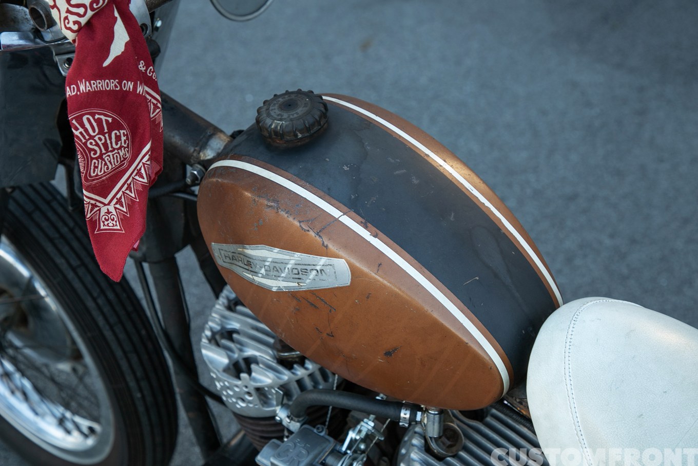 ハーレー KH 1956年のレーシングガレージチョッパーのガスタンク