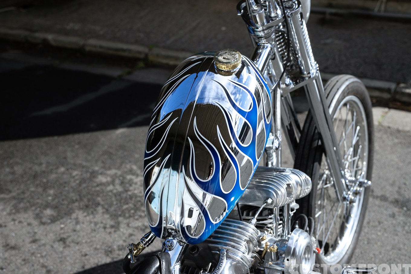 ショベルヘッドのナロードチョッパー FLH 1966年のガスタンク